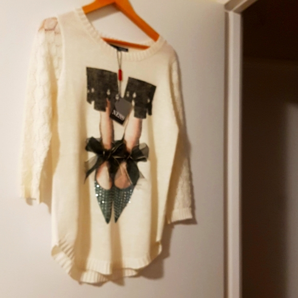 Ness Sweater - Picture 1 of 6